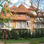 Sante Heviz